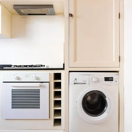 2br With Balcony - Italian Church & View * ブカレスト