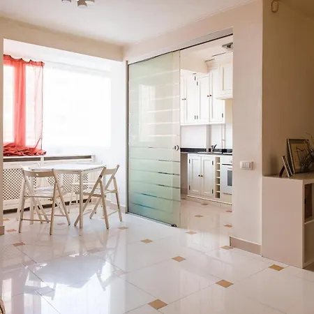 דירה 2br With Balcony - Italian Church & View