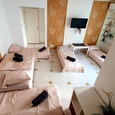 Apartment 2br With Balcony - Italian Church & View