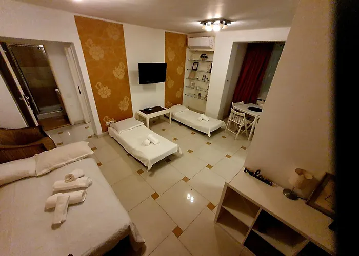 2br With Balcony - Italian Church & View