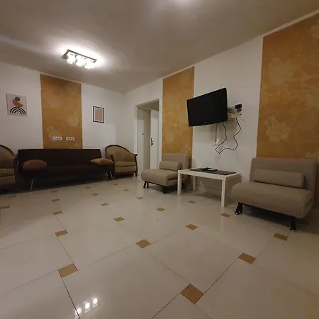 2br With Balcony - Italian Church & View Apartment
