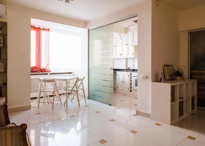 Apartament 2br With Balcony - Italian Church & View