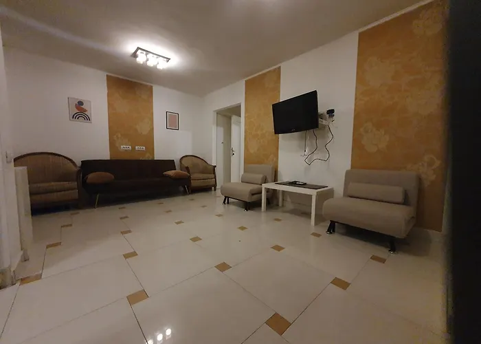 2br With Balcony - Italian Church & View Apartament