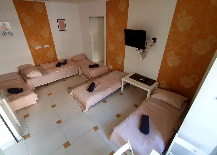 2br With Balcony - Italian Church & View Apartament