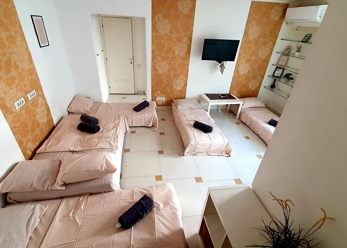 Apartament 2br With Balcony - Italian Church & View