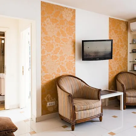 2br With Balcony - Italian Church & View Apartment