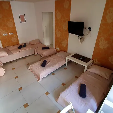 2br With Balcony - Italian Church & View Apartment