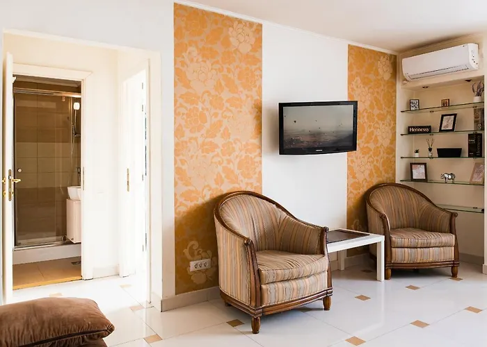 2br With Balcony - Italian Church & View Apartment